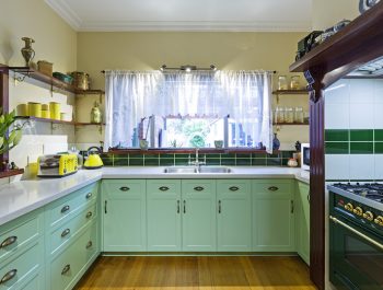 Mitcham-Colonial-style-aqua-kitchen1
