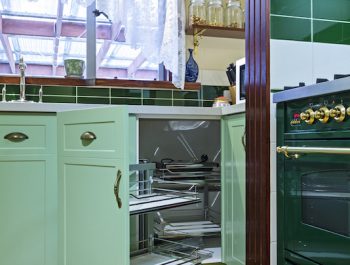 Mitcham-Colonial-style-aqua-kitchen4